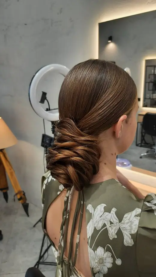 Причёски и макияж — работа салона Cut&Color