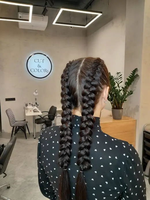 Причёски и макияж — работа салона Cut&Color
