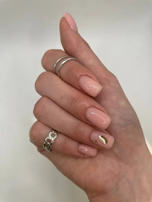 Маникюр — работа салона Cut&Color