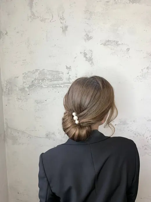 Причёски и макияж — работа салона Cut&Color