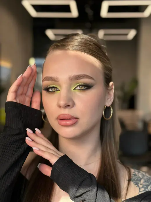 Причёски и макияж — работа салона Cut&Color